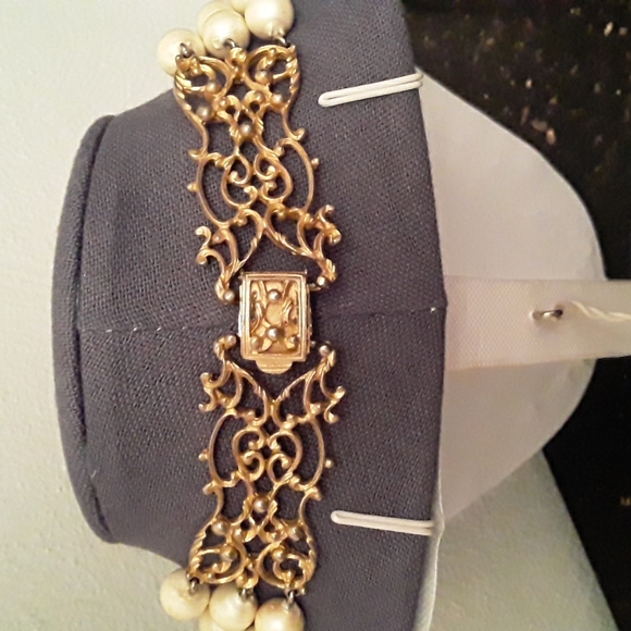 50's GENO 3 Strand Matt White Bead Necklace & Earrings set - Picture 5 of 10